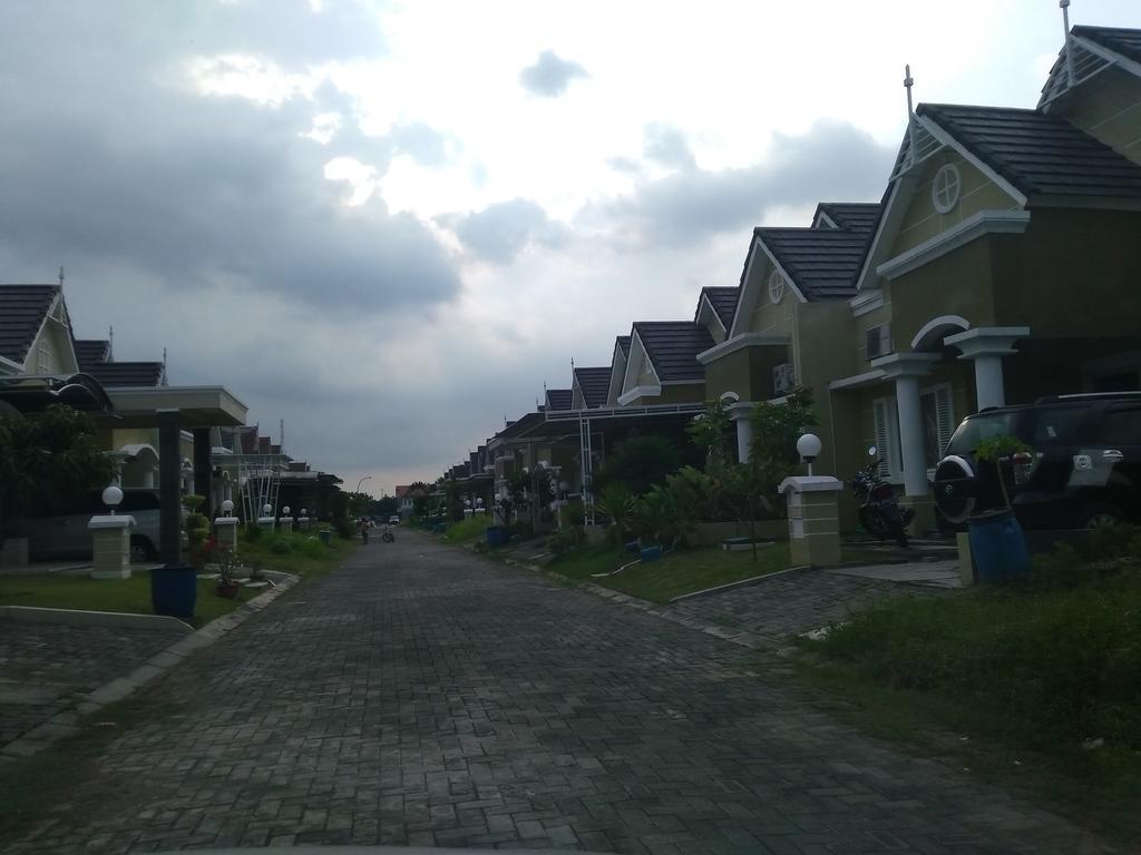 Jasmine Park Guest House Semarang Exteriér fotografie